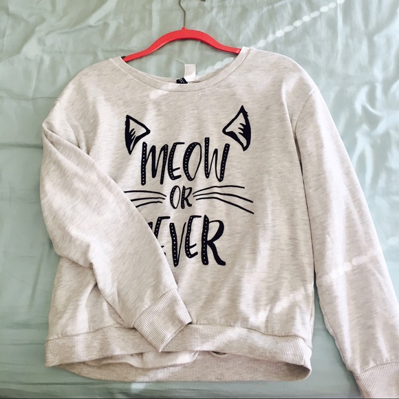 White graphic crewneck