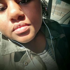 Meet your Posher, Sade