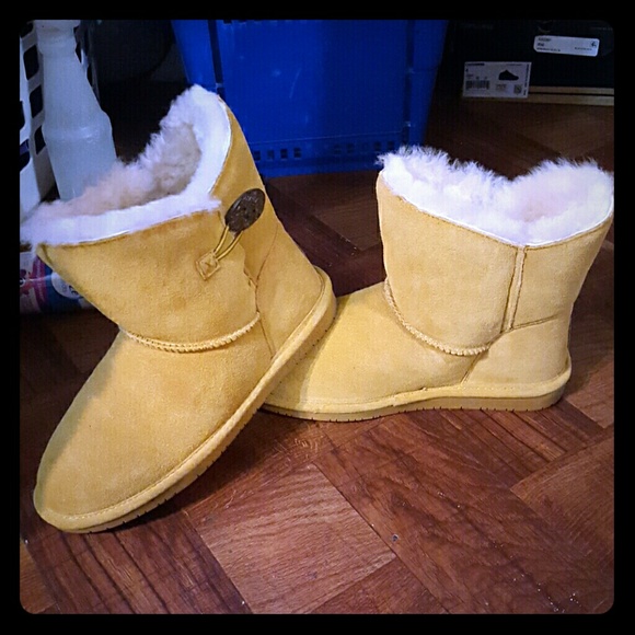 Bearpaw boots - Picture 1 of 1