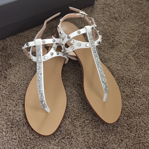 NIB Vince Camuto White Sandals