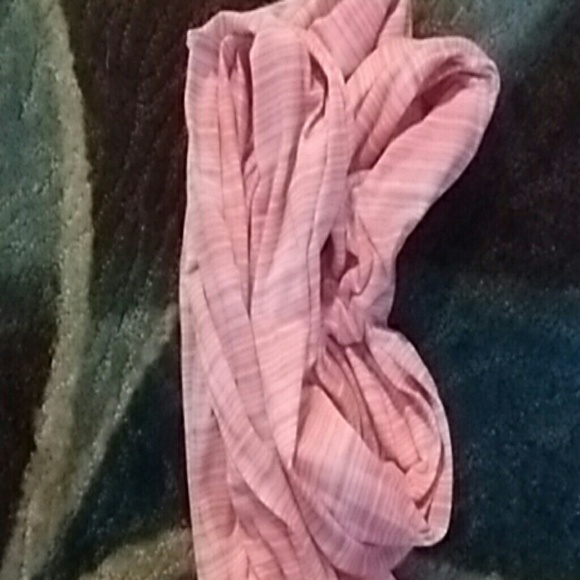 Striped coral scarf