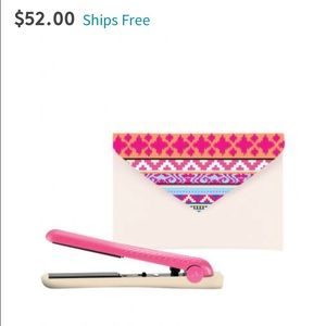 Amika mini straightener