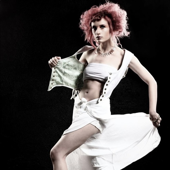 Meet your Posher, Charlene - Picture 6 of 6