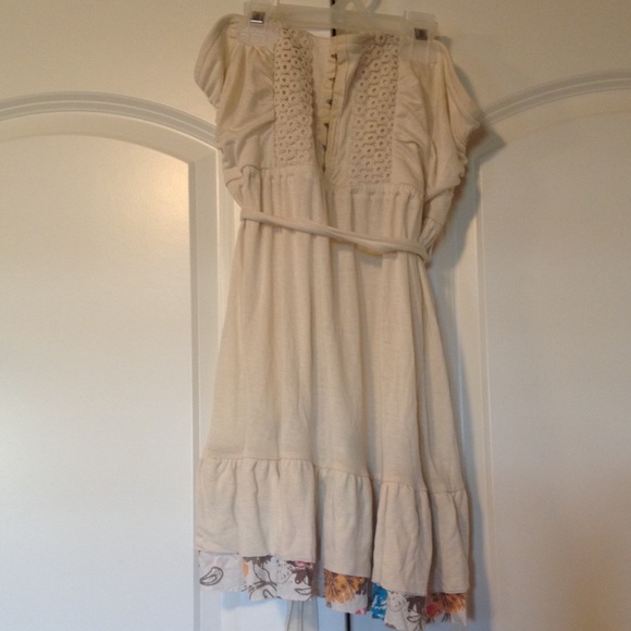 NWT strapless decree top.