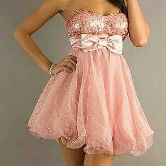 Adorable pink sparkling prom/homecoming dress.