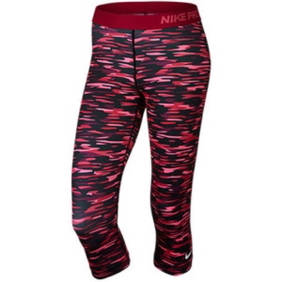Nike pro workout capris
