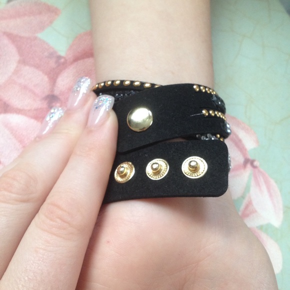 🚫sold🚫Black Elephant Watch - Picture 3 of 3