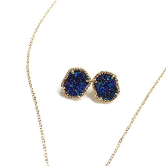 ⭐️SALE⭐️🆕 Blue Druzy Necklace and Earring Set - Picture 2 of 4
