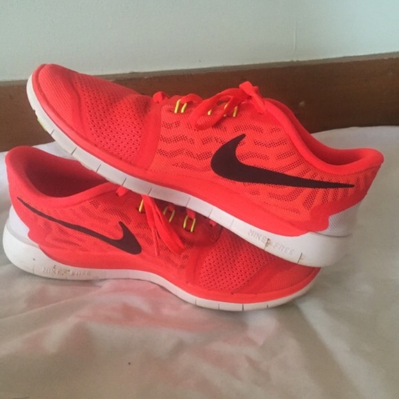 Fuscia Nike Free 5.0