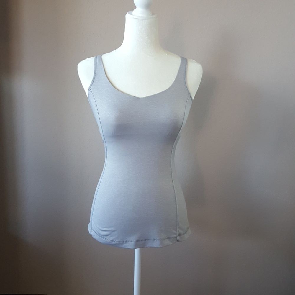 Lululemon light grey tank. Size 6