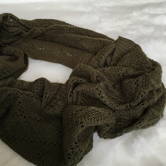 Green infinity scarf