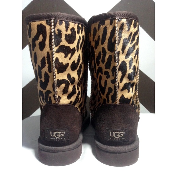 UGG Classic Short Chestnut Leopard Boot - Picture 3 of 4