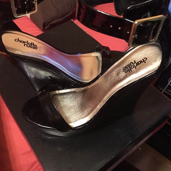 Strapped wedges beautiful black.