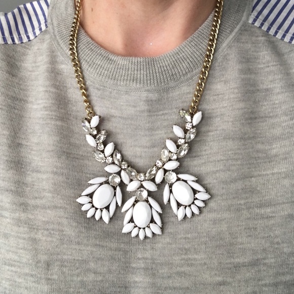 LAST ONE❣ Stunning white stone necklace - Picture 3 of 3