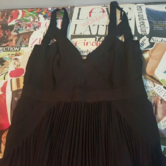 LITTLE BLACK CUTE DRESS - Picture 2 of 2