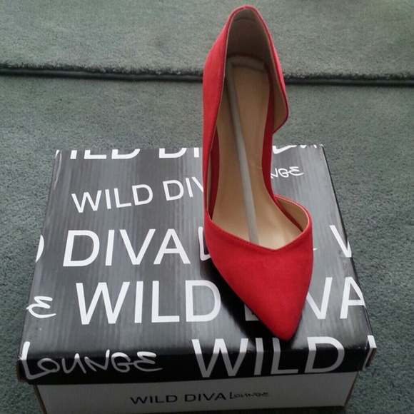 New never worn red heels