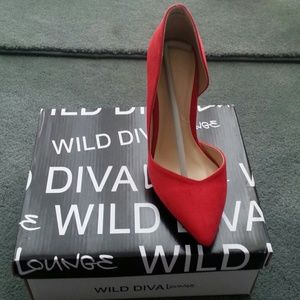 New never worn red heels