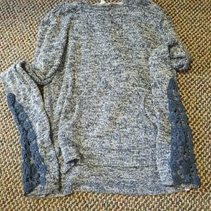 Aero hoodie with lace arms
