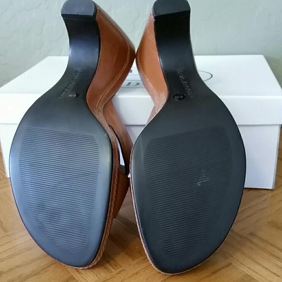 New ENZO leather slip on sandals in chestnut color - Picture 3 of 4