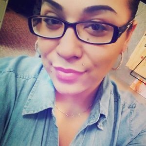 Meet your Posher, Denise