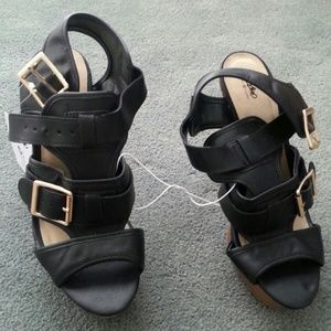 Black sandal heels
