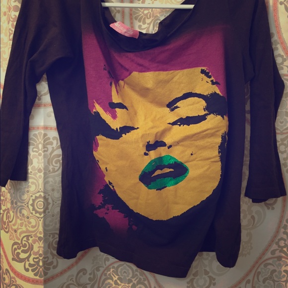 Betsey Johnson off the shoulder print tee