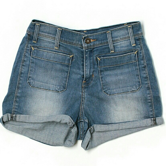 High rise Levi jean shorts