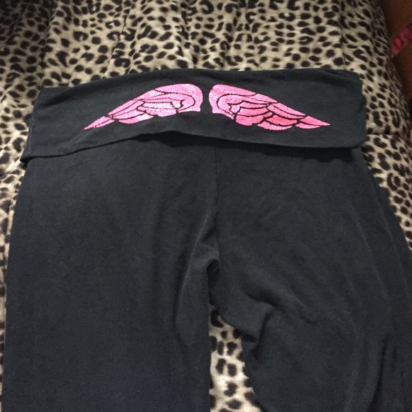 VS yoga pants