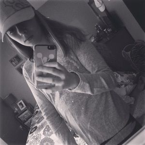 Meet your Posher, Tia