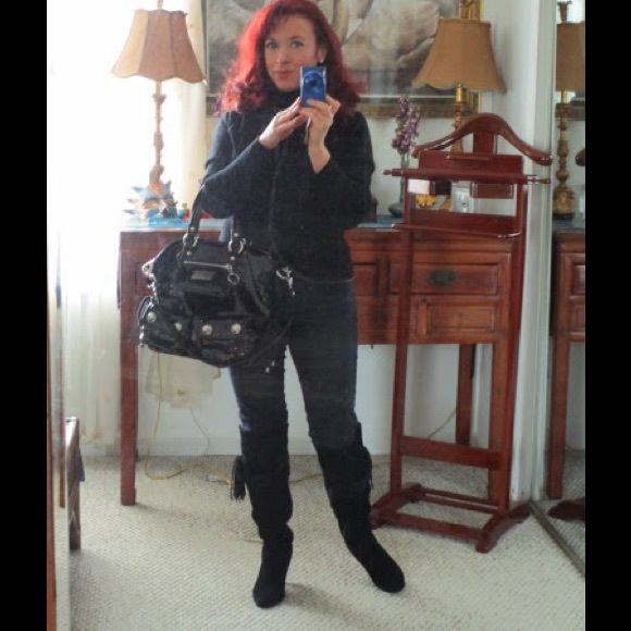 Meet Your Posher, Mary Beth! - Picture 2 of 4