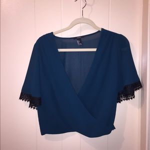 SALE🎉Gently used! bohemian v-neck crop top