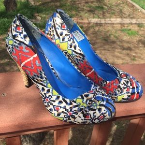 Fun colorful adorable heels!