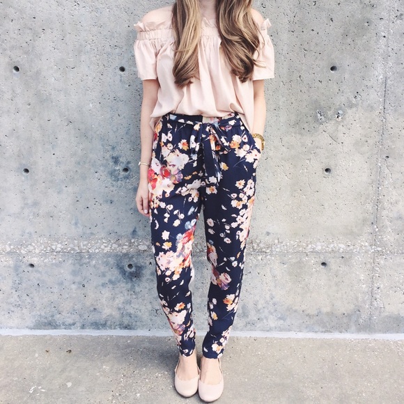 Nordstrom  Pants - High Rise Crop Floral Pants