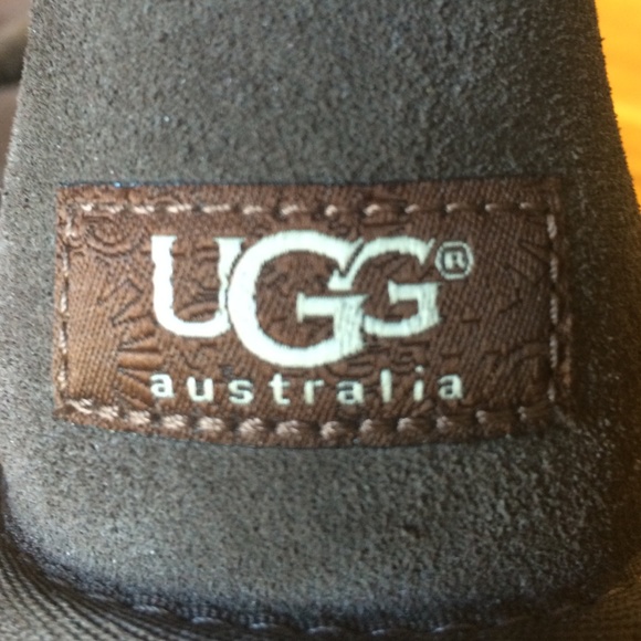 ❄️ Dark Brown UGG Boots ❄️ - Picture 2 of 4