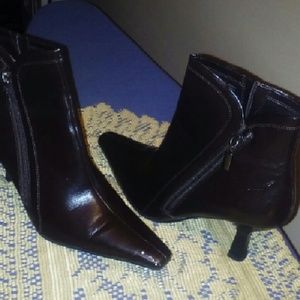 Kitten heel boots