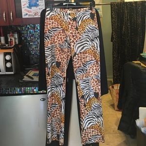 Cache size 2 sexy wild pants. Fit like a glove.