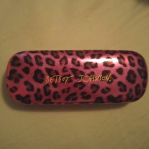 Betsey Johnson sunnies case nwt