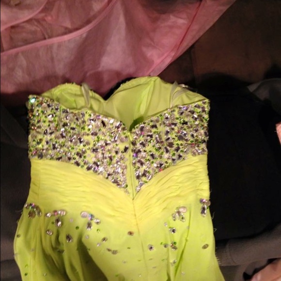 Prom dress neon green/yellow - Picture 3 of 3