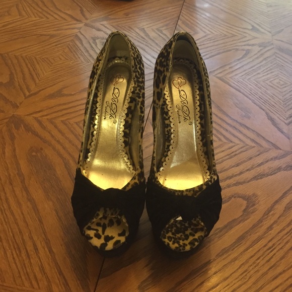 Heels - Picture 2 of 4