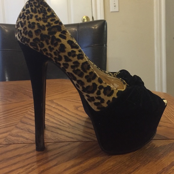 Heels - Picture 3 of 4