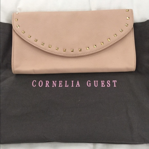 Conelia Guest blush leather clutch