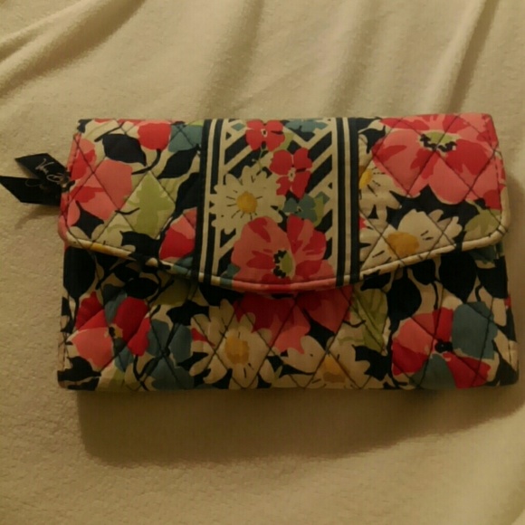 Vera Bradley strap wallet - Picture 1 of 4