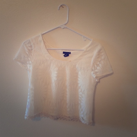 Forever 21 Tops - Crop top floral and lace