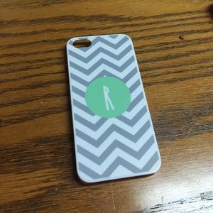 Monogrammed R chevron iPhone 5 case