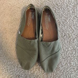Olive green Toms