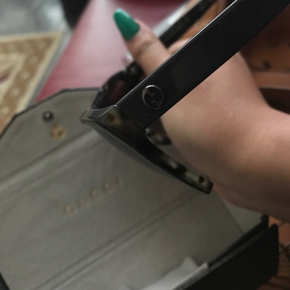 Gucci shades 100% real bought at sacks never worn
