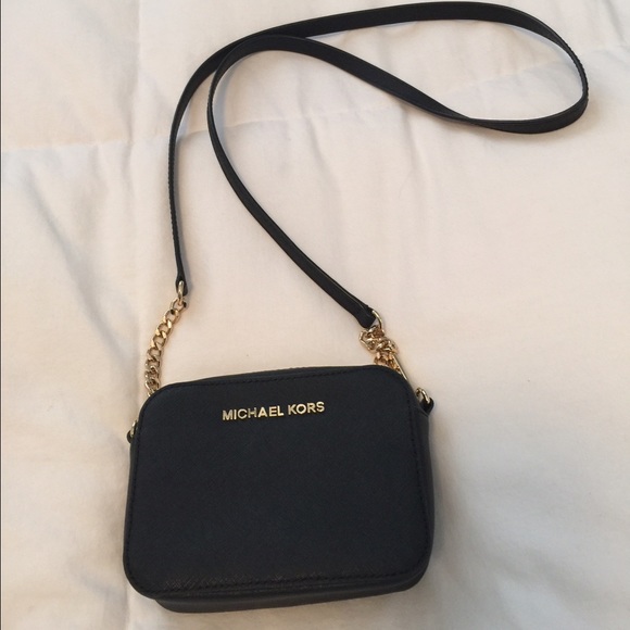 MICHAEL MICHAEL KORS black leather crossbody