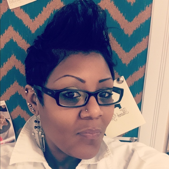 Meet your Posher, Talya - Picture 1 of 1