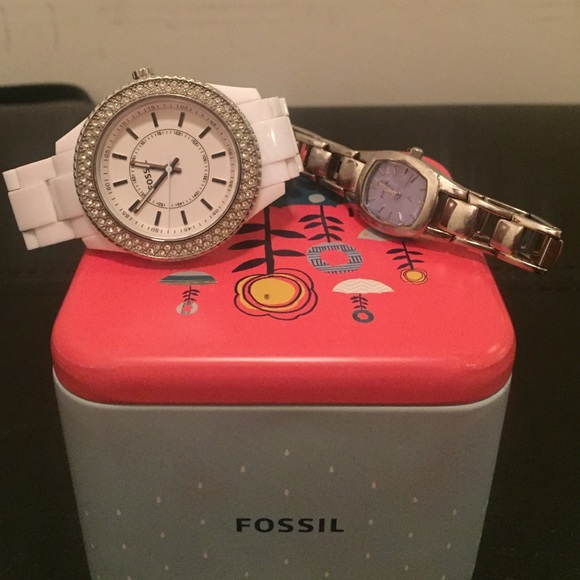 Fossil Accessories - White Fossil Watch and Original Case