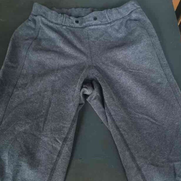 lululemon sweats size 6
